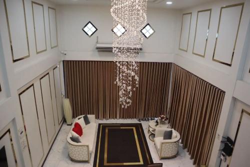 0221w12000o6v1au4fd14_z_1280_720_r5