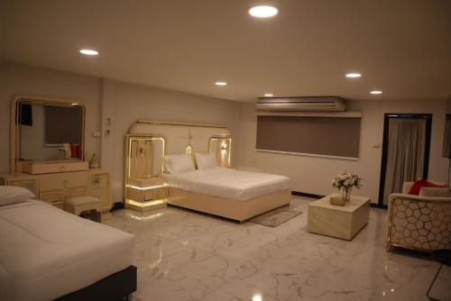 0222i12000o6v1826b168_z_1280_720_r5